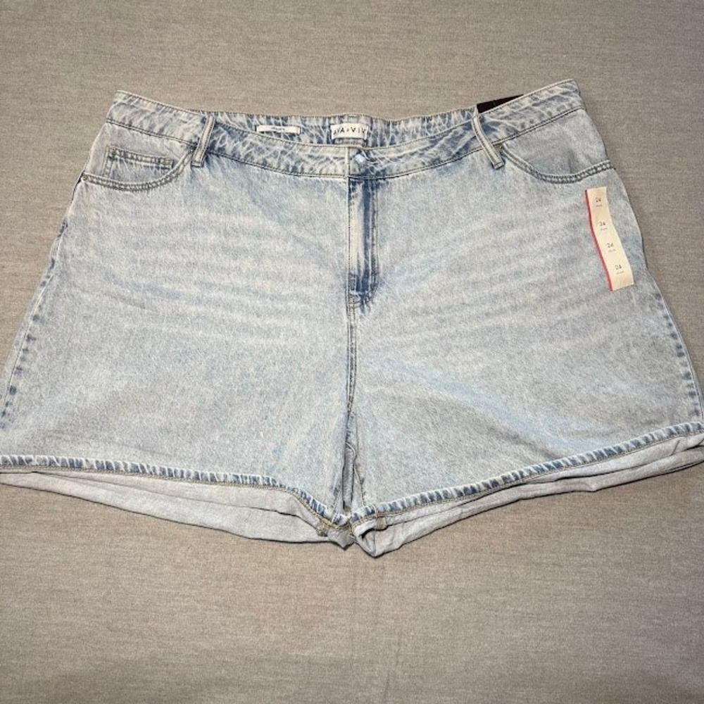 Ava & Viv Womens Plus Size 24 Light Wash High Rise Midi Denim Shorts New